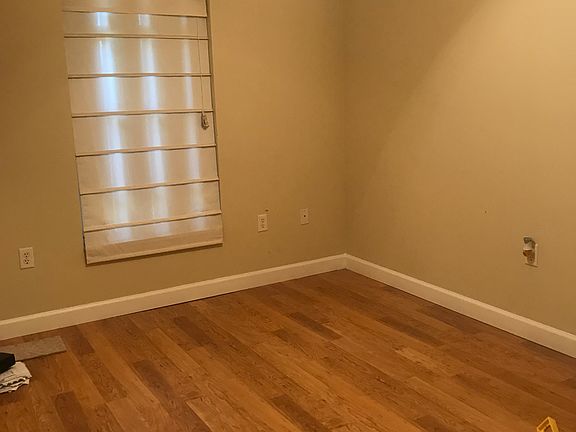5th image of 28006 65th Ave E