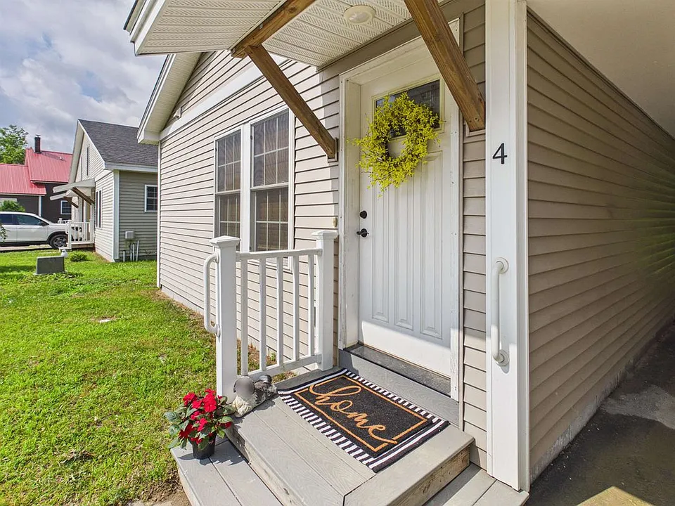 4 Cherry Tree Ln