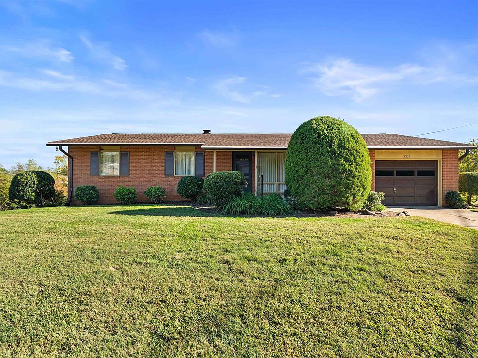 1st image of 2220 Dominion Dr