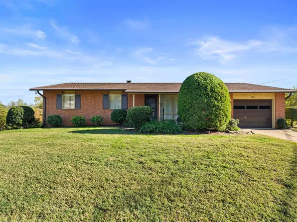 2220 Dominion Dr, Charlottesville, VA 22901