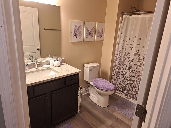 4th image of 5480 Branchview Dr