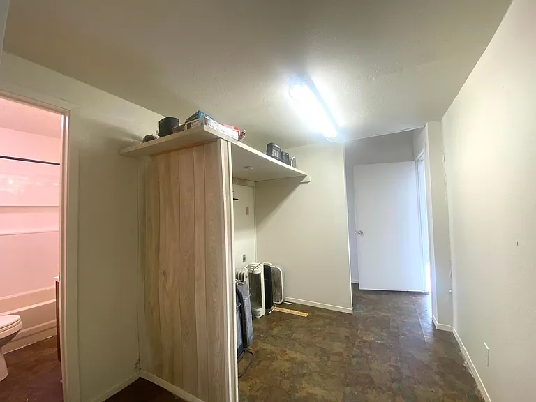 4910 Avenue H — Photo 15