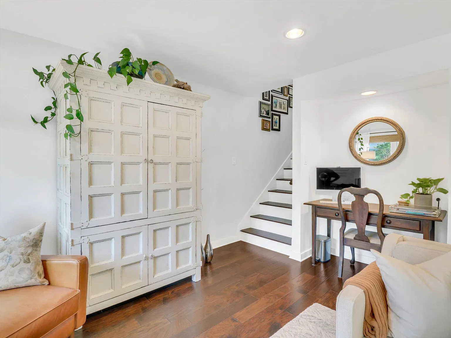 3 bed, 2.5 bath, 1847 sqft, $2,500 — Photo 3