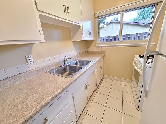 4th image of 660 Vine St #3