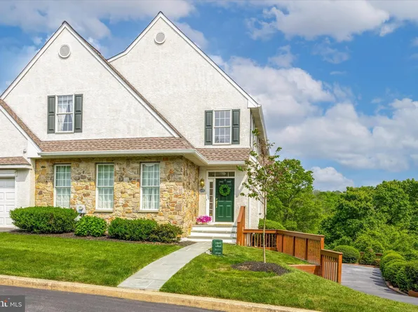 805 Whispering Brooke Dr, Newtown Square, PA 19073