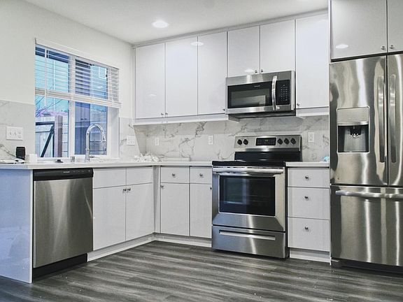 2nd image of 5224 Brooklyn Ave NE #B