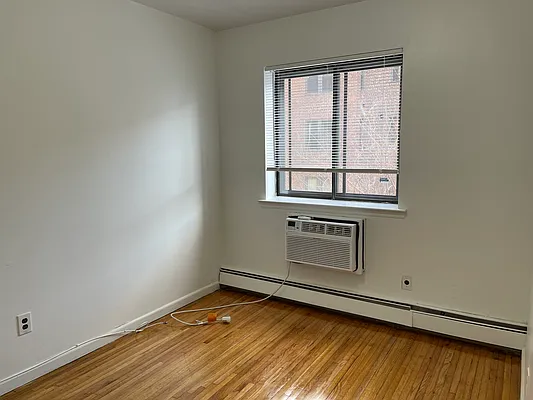 Rented by 18 REALTY | media 9