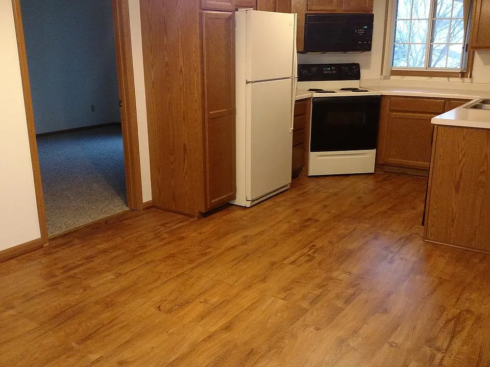 Kitchen - dinette with vinyl plank flooring