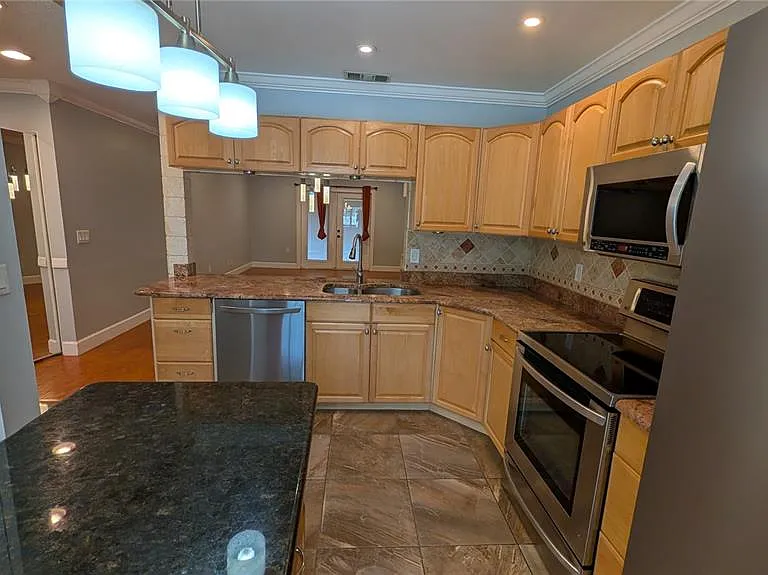 4000 Poinciana Ct — Photo 8