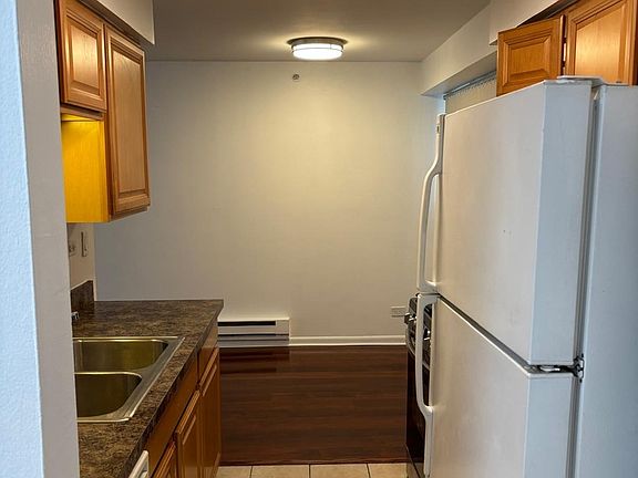 2nd image of 1900 W Knightsbridge Dr APT 2A