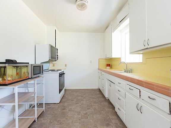 4th image of 1302 E Loma Alta Dr
