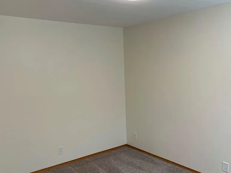 Lewison Place Apartments — Photo 24