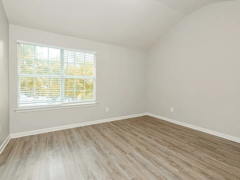 414 Hidden Creek Ct — Photo 14