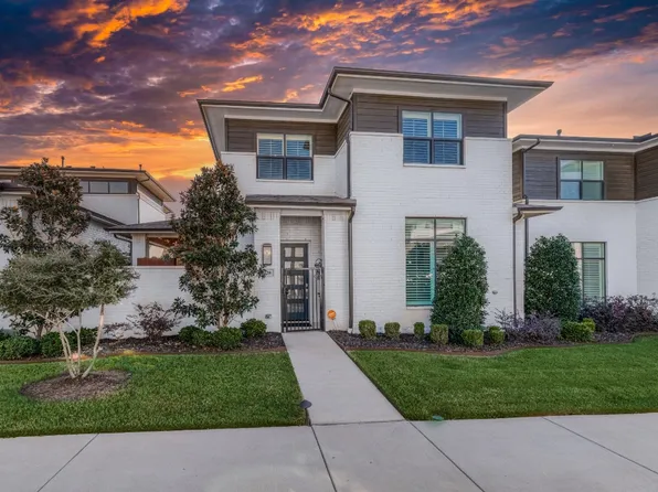 320 Nursery Ln, Fort Worth, TX 76114