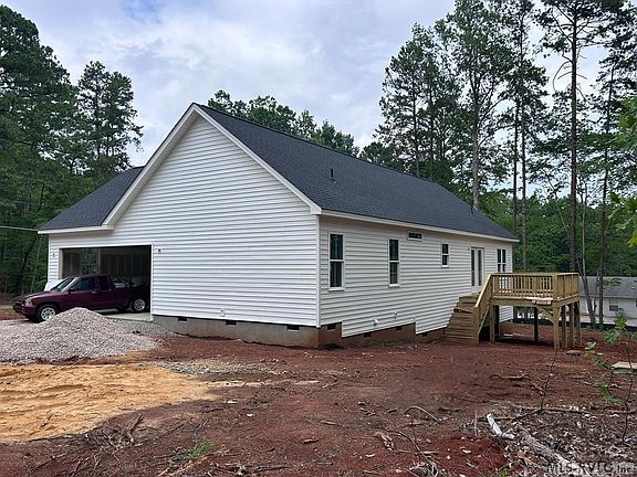 2nd image of 115 Club Dr