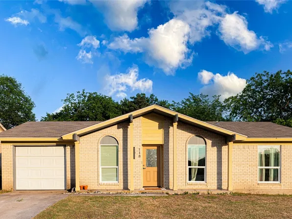 118 Capricorn Dr, Cedar Hill, TX 75104