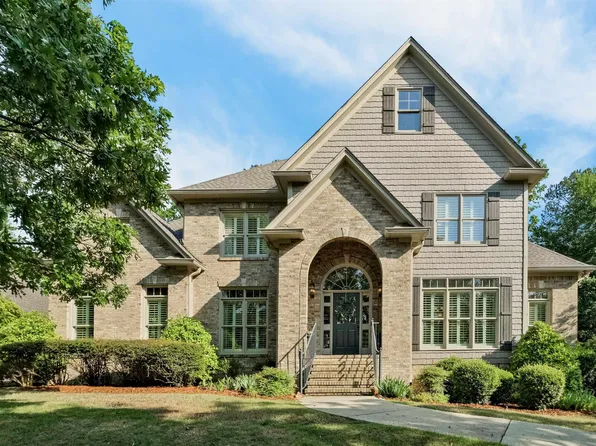 4042 Lambert Ter, Vestavia Hills, AL 35242