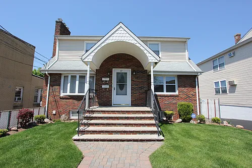 87 Malcolm Ave #1 Photo 1