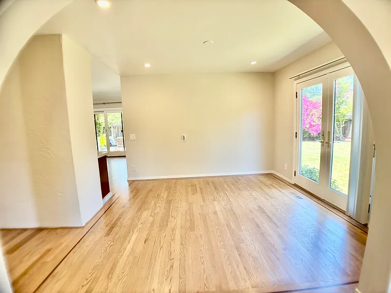 1405 Cree Rd — Photo 8