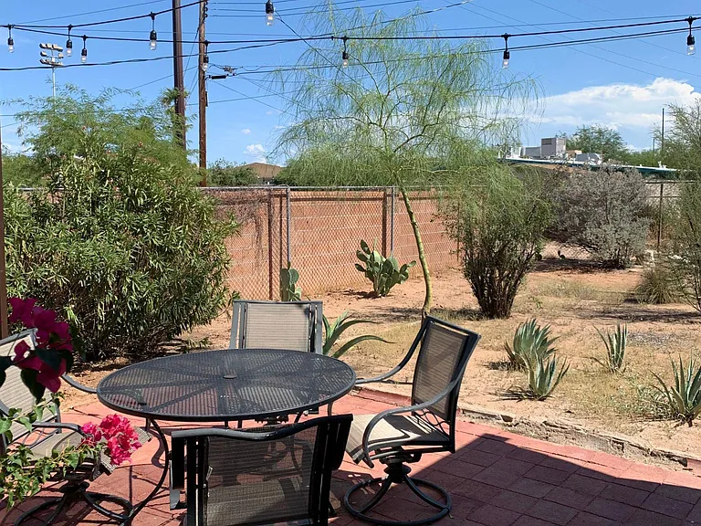 1226 E Mitchell St — Photo 13