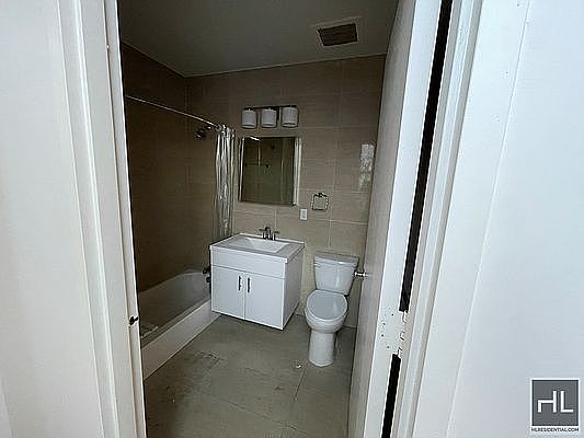 5th image of 590 Bushwick Ave #101