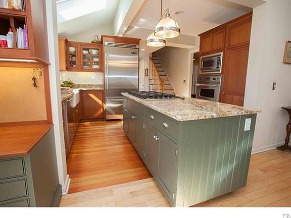 Special cabinet features