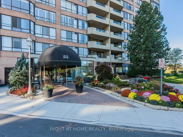 55 Austin Dr #315, Markham, ON L3R 8H5