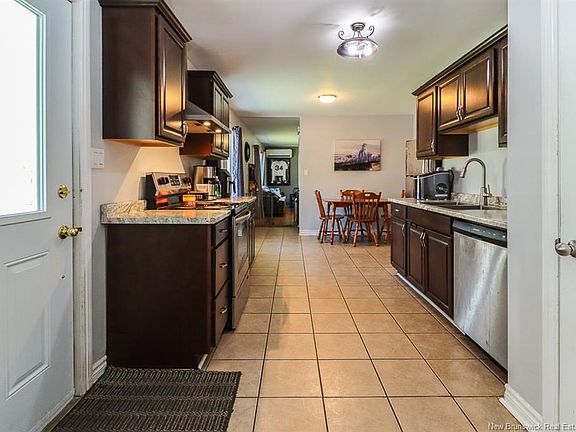 5th image of 12 Reed St