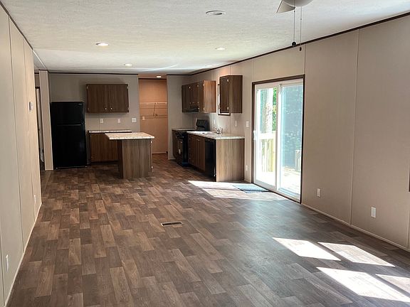 4th image of 731 Pearwood Rd