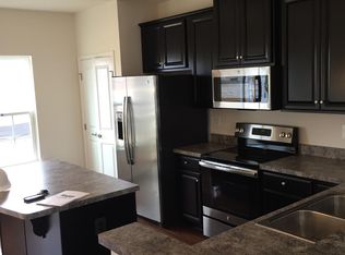 72 Ontario Dr, Falling Waters, WV 25419