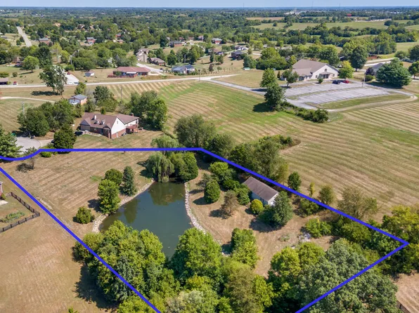 304 Anglewood Ct, Richmond, KY 40475