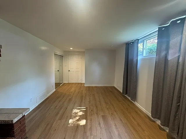 182 Lynnbrook Cres #2 — Photo 18