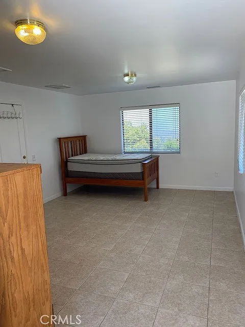 Studio, 300 sqft, $1,550 — Photo 3