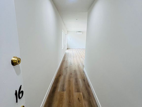 3rd image of 11635 Mayfield Ave APT 16