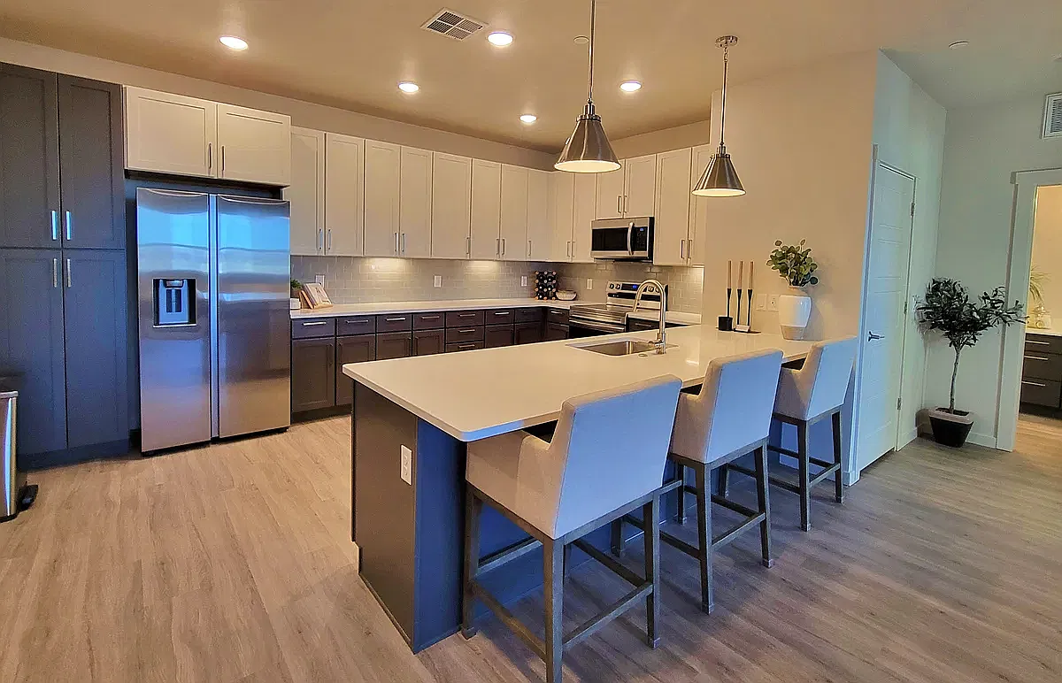 Saddle Ridge Apartments — Photo 4