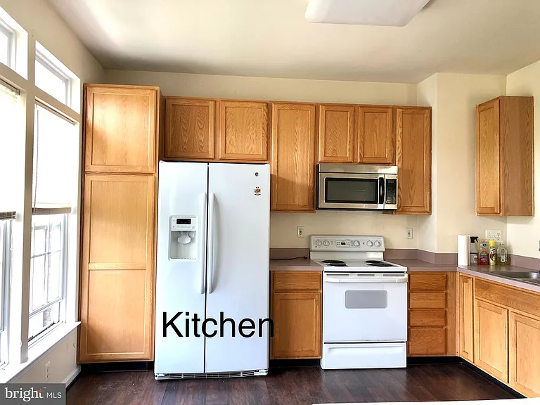 549 Eisenhower Dr — Photo 14