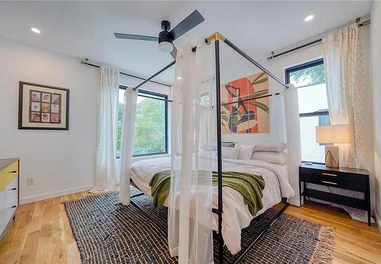 829 Barnett St NE — Photo 17