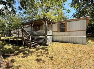 515 W 1st St, Cherryvale, KS 67335