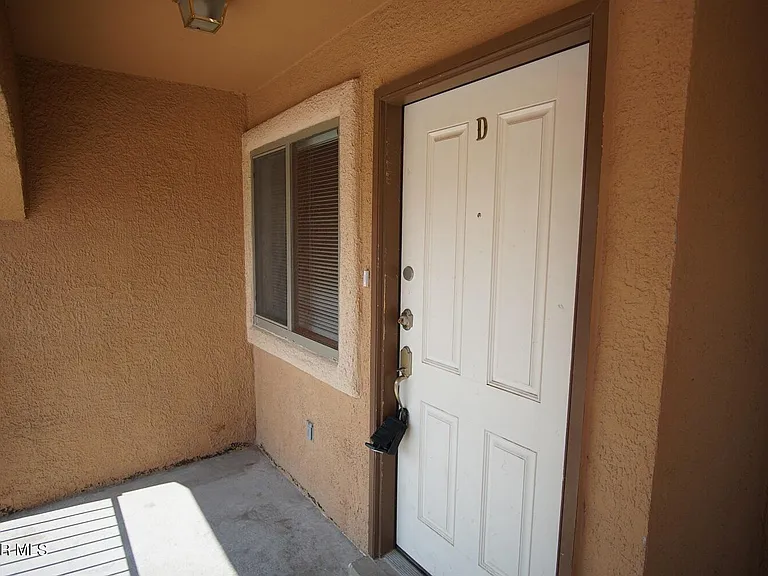 3400 Blue Earth Ln #D — Photo 3