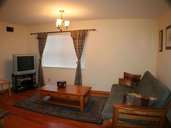 3rd image of 514 Tamarack Dr