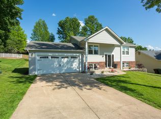 4 Brooker Ct, Saint Peters, MO 63376