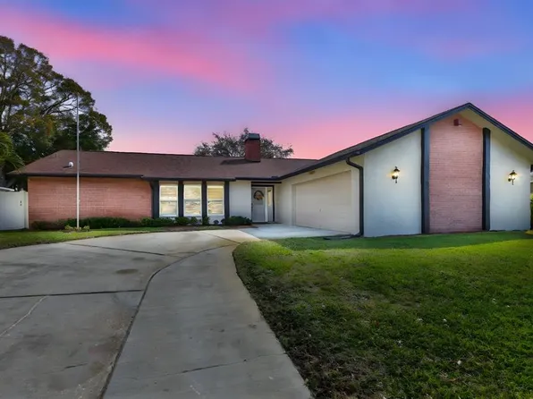 9275 133rd St, Seminole, FL 33776