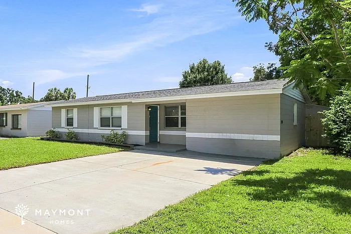 3 bed, 2.0 bath, 1112 sqft, $2,030 — Photo 2