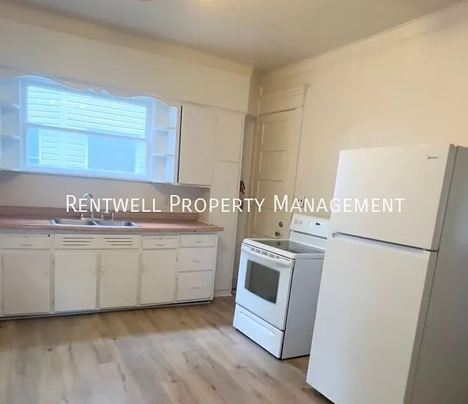 323 Boyles Ave — Photo 11