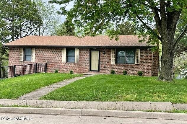 1st image of 2516 Lexington Dr