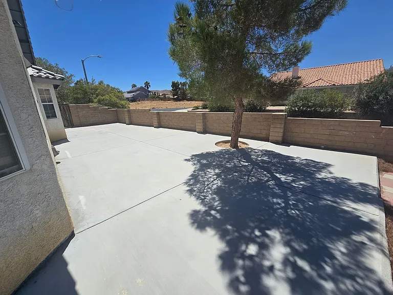 136 W Cielo Ave — Photo 16
