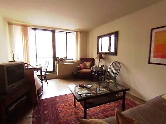 Rented by City Connections Realty | media 11