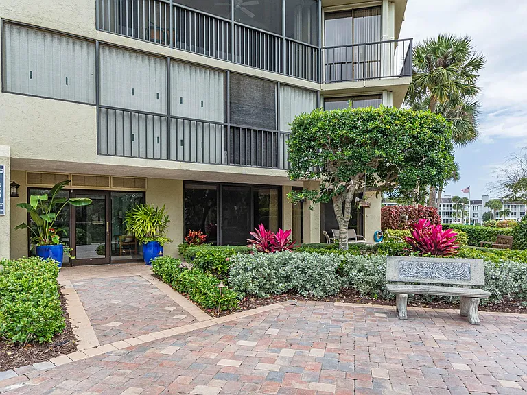 1850 Bay Rd #3G — Photo 30