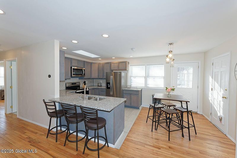 5th image of 79 Trottingham Court