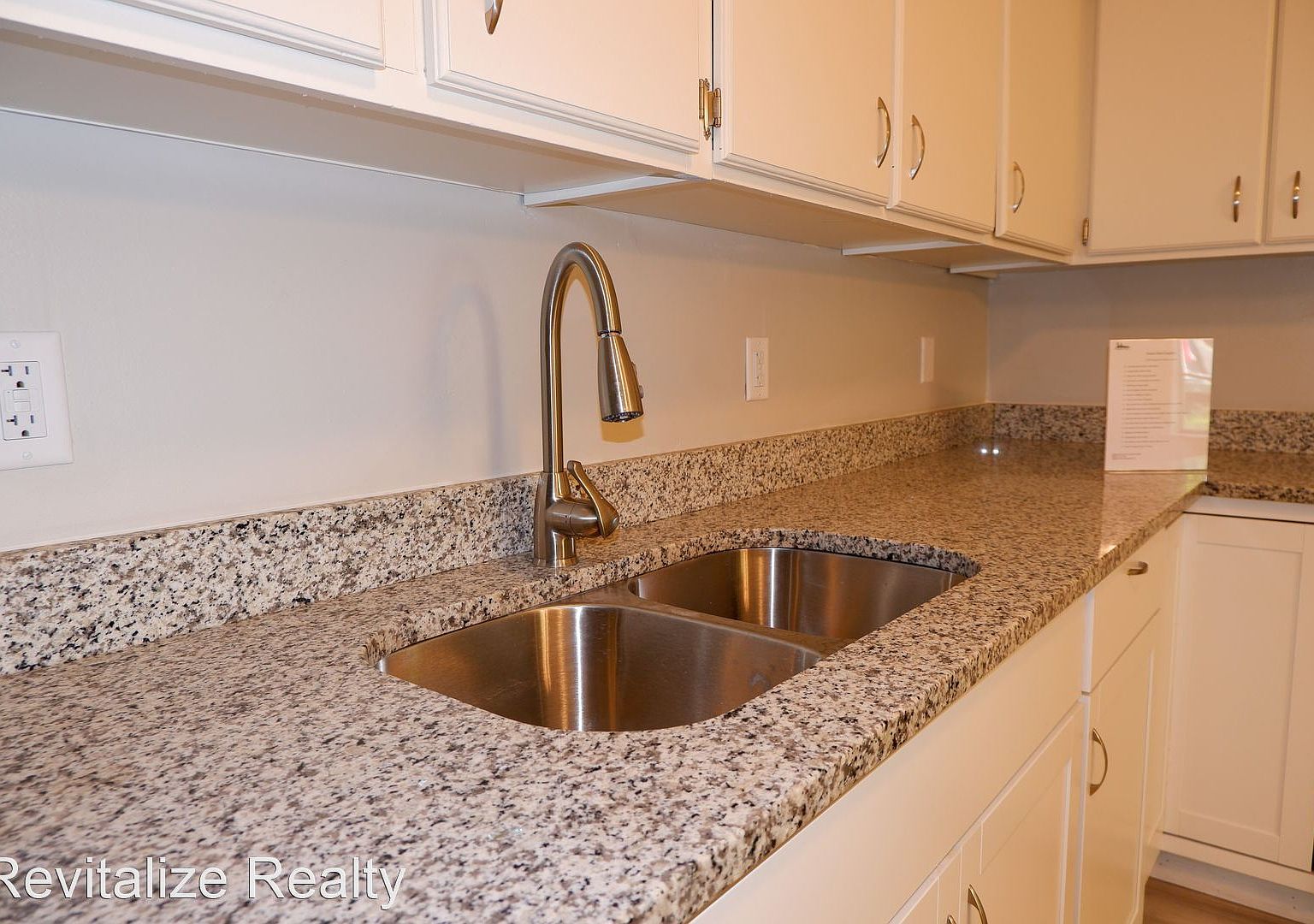 2704 S Thompson Dr, Mobile, AL 36606 Zillow